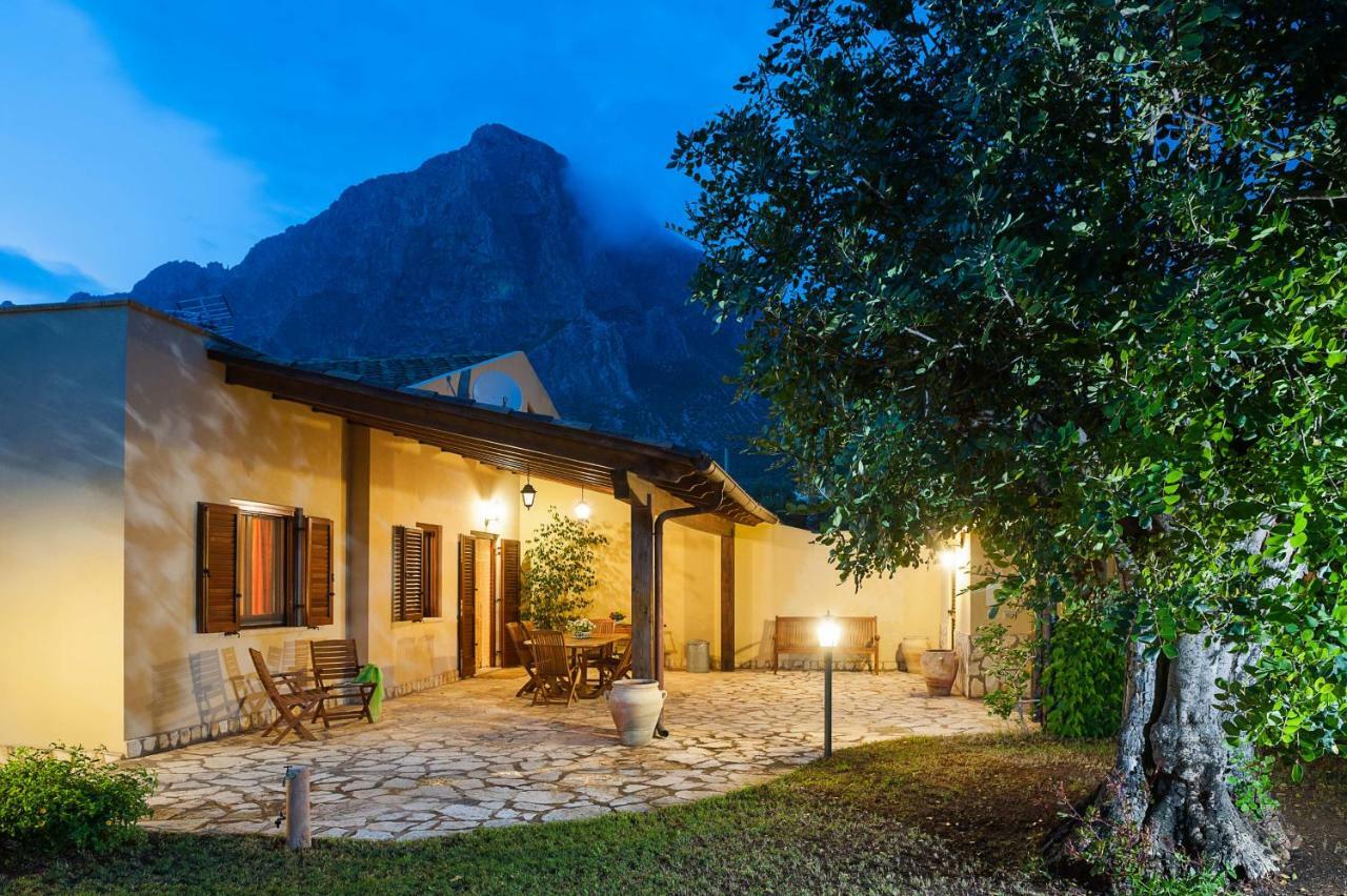Villa Baia Verde Кустоначи Екстериор снимка